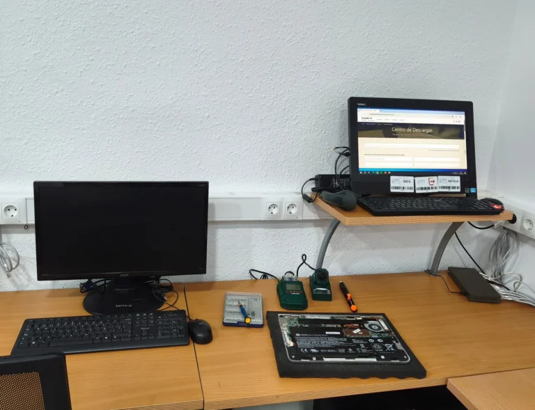 Interior de GDA Soluciones Informáticas en Adra