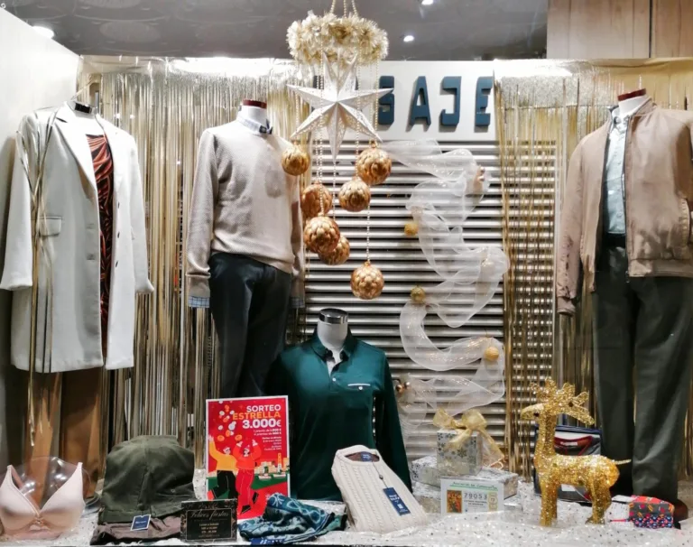 Interior de Pasaje Moda Señora y Caballero en Adra
